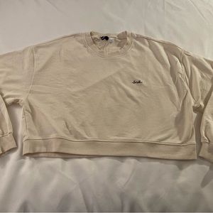 Women’s Size XL white crewneck sweatshirt